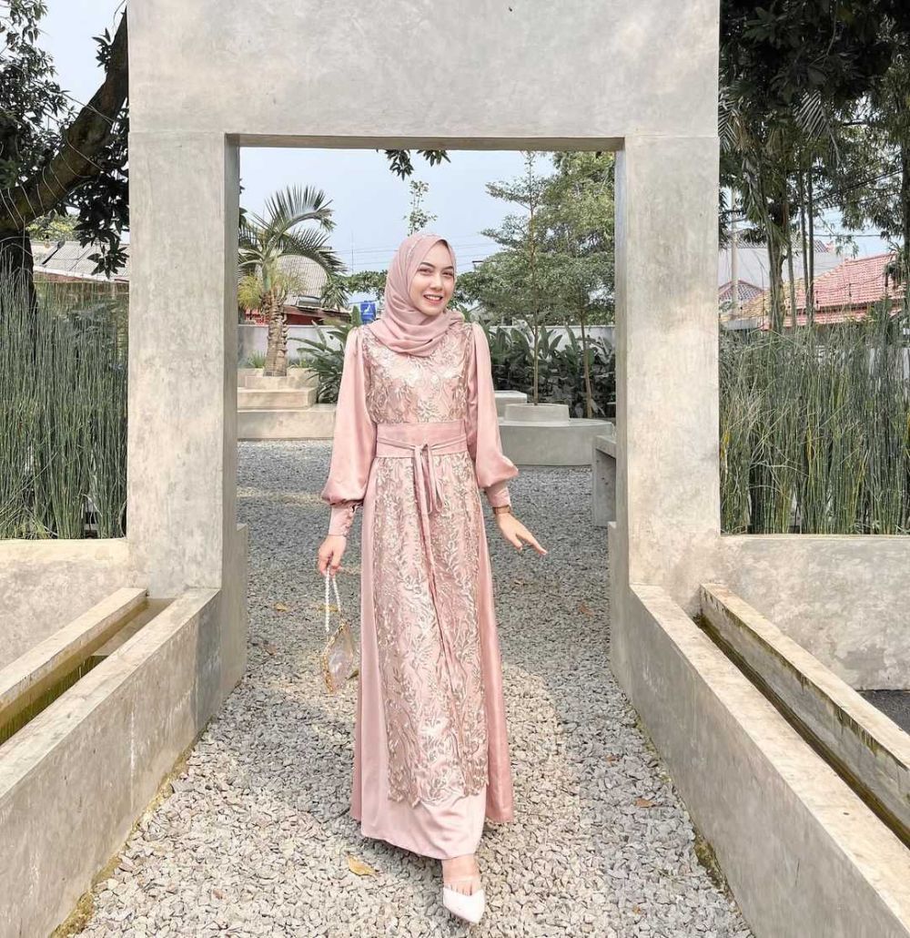 11 Inspirasi Outfit untuk Kondangan ala Selebgram Nurmaidah, Catchy!