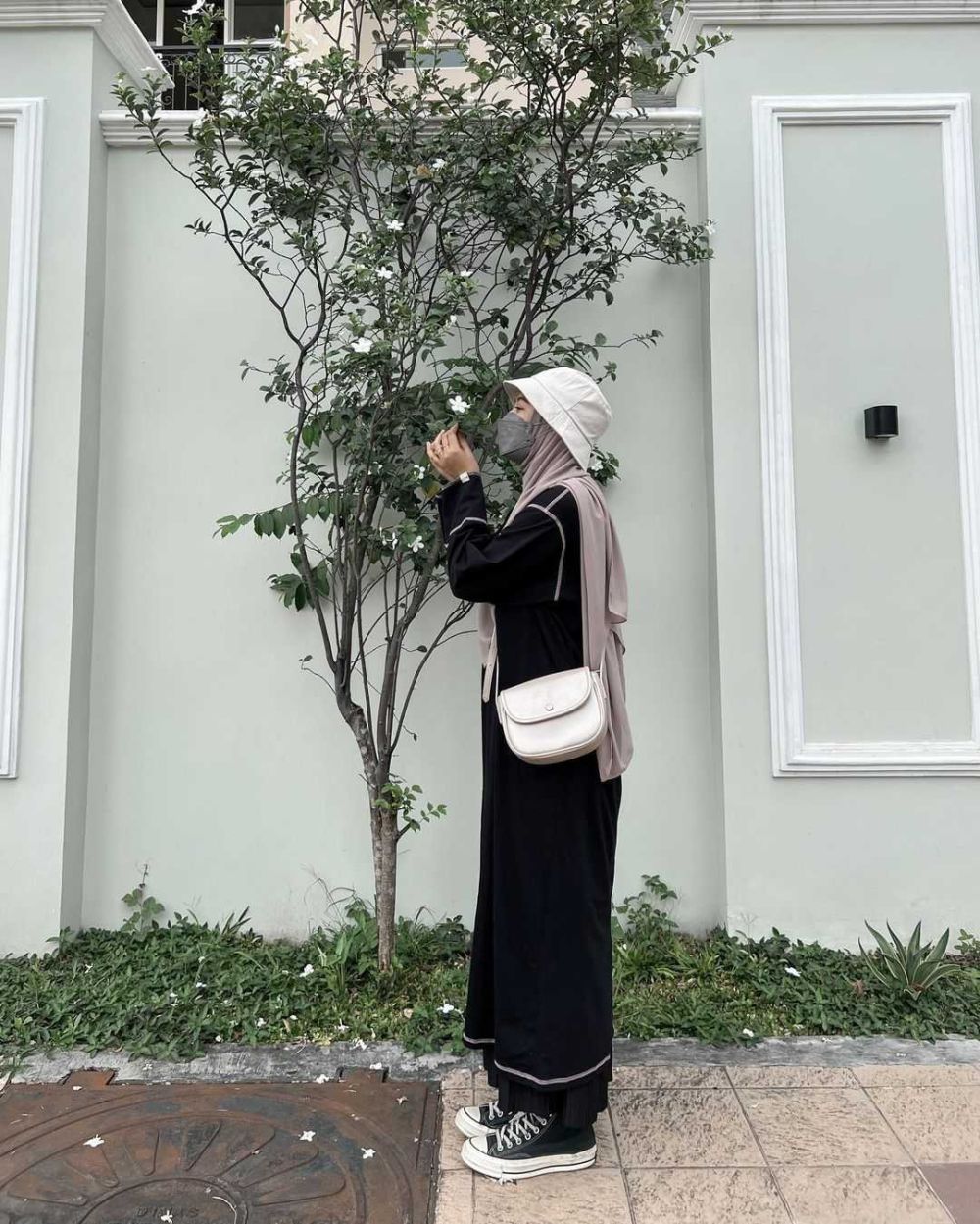 OOTD Hijab Agar Warna Hitam Gak Gitu-Gitu Aja