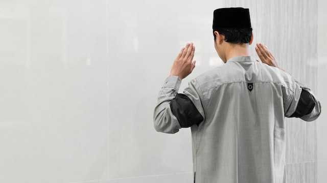 Doa dan Tata Cara Sujud Tilawah, dilengkapi Dalil dan Ayat Sajadah!