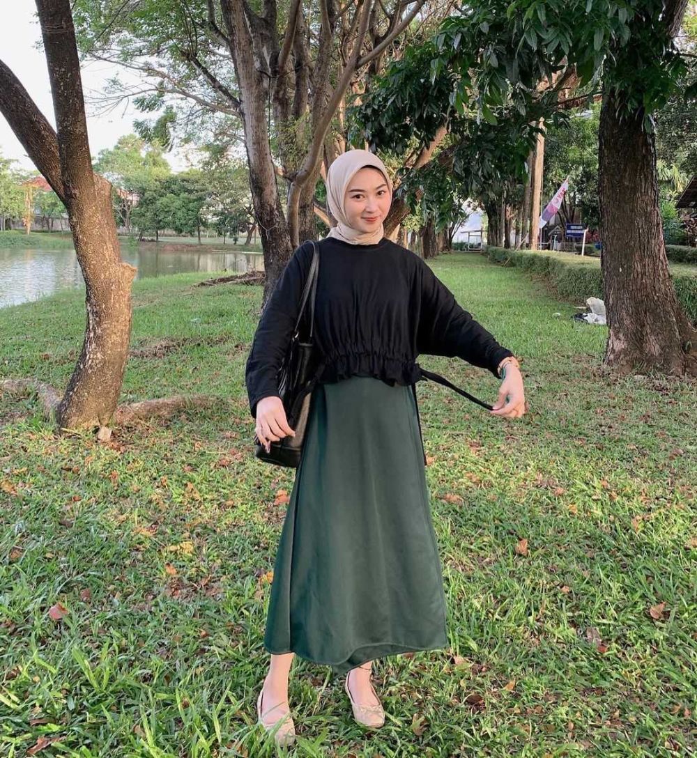 9 Inspirasi Daily Outfit ala Selebgram Lisyan Fauziah, Gak Monoton!