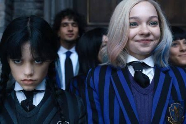 5 Film dan Serial Dibintangi Emma Myers, Si Enid di Wednesday