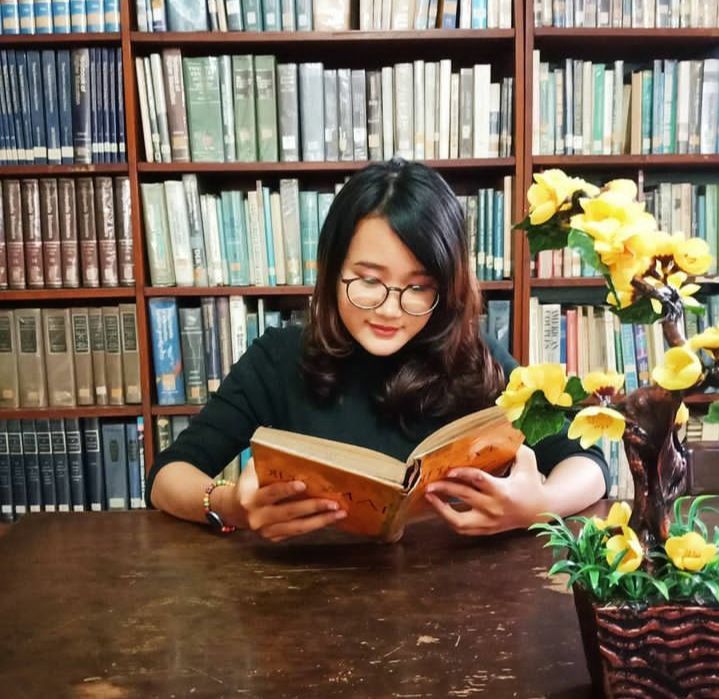 6 Kafe Buku di Surabaya, Ngopi Asyik Sambil Baca Buku