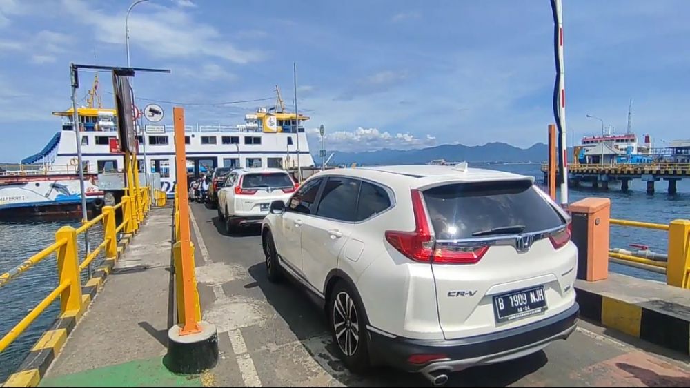 Pelabuhan Ketapang Banyuwangi Mulai Dipadati Pelancong Nataru 2023