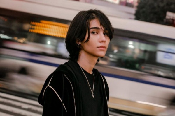 Profil dan Biodata Jeff Satur, Penyanyi Thailand yang Jago Akting