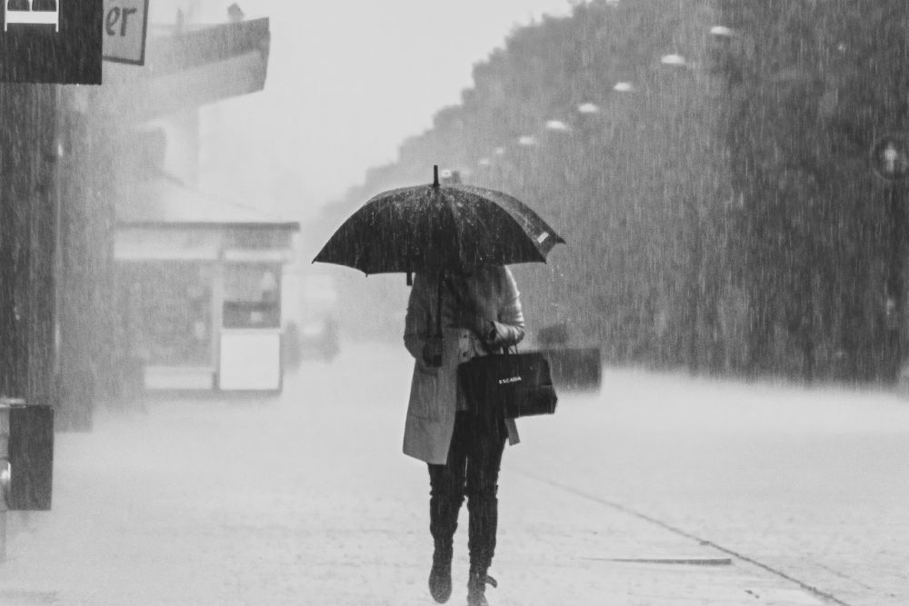 11 Peribahasa dengan Kata 'Hujan' dan Maknanya