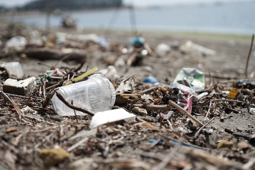Viral Warga Buang Sampah di Sungai Kampung Warna Warni Jodipan