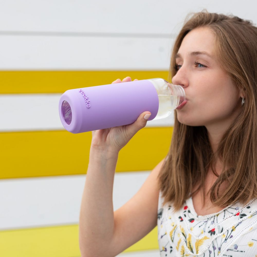 5 Manfaat Minum Air Putih saat Perut Kosong, Apa Saja? 