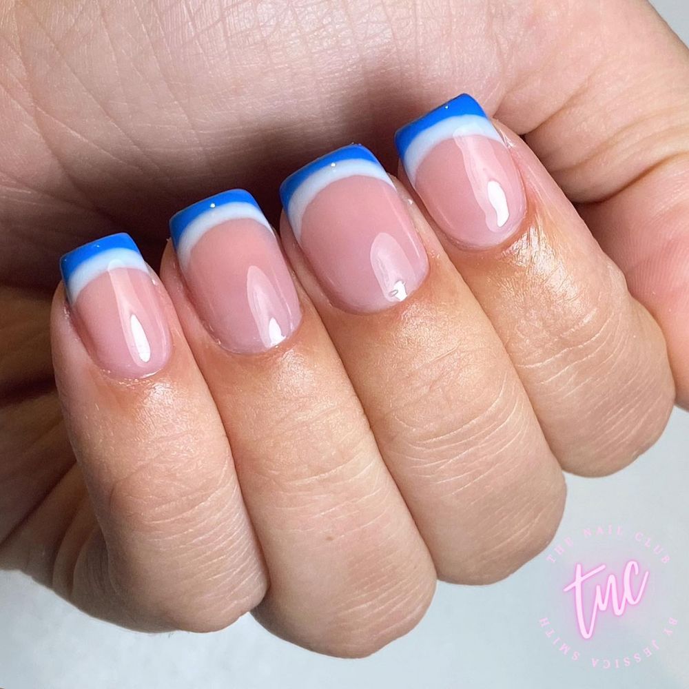 25 Inspirasi Double French Nail Art, Desain yang Simpel tapi Trendi!