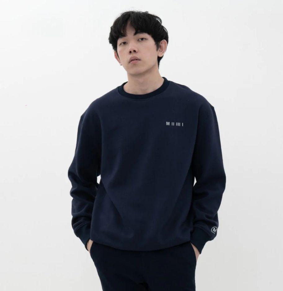 10 Merek Sweater untuk Pria Bisa Jadi Penunjang Penampilan