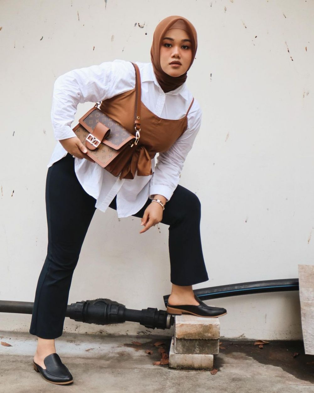 9 OOTD Hijab Beauty Vlogger Fatya Biya, Standout Setiap Saat