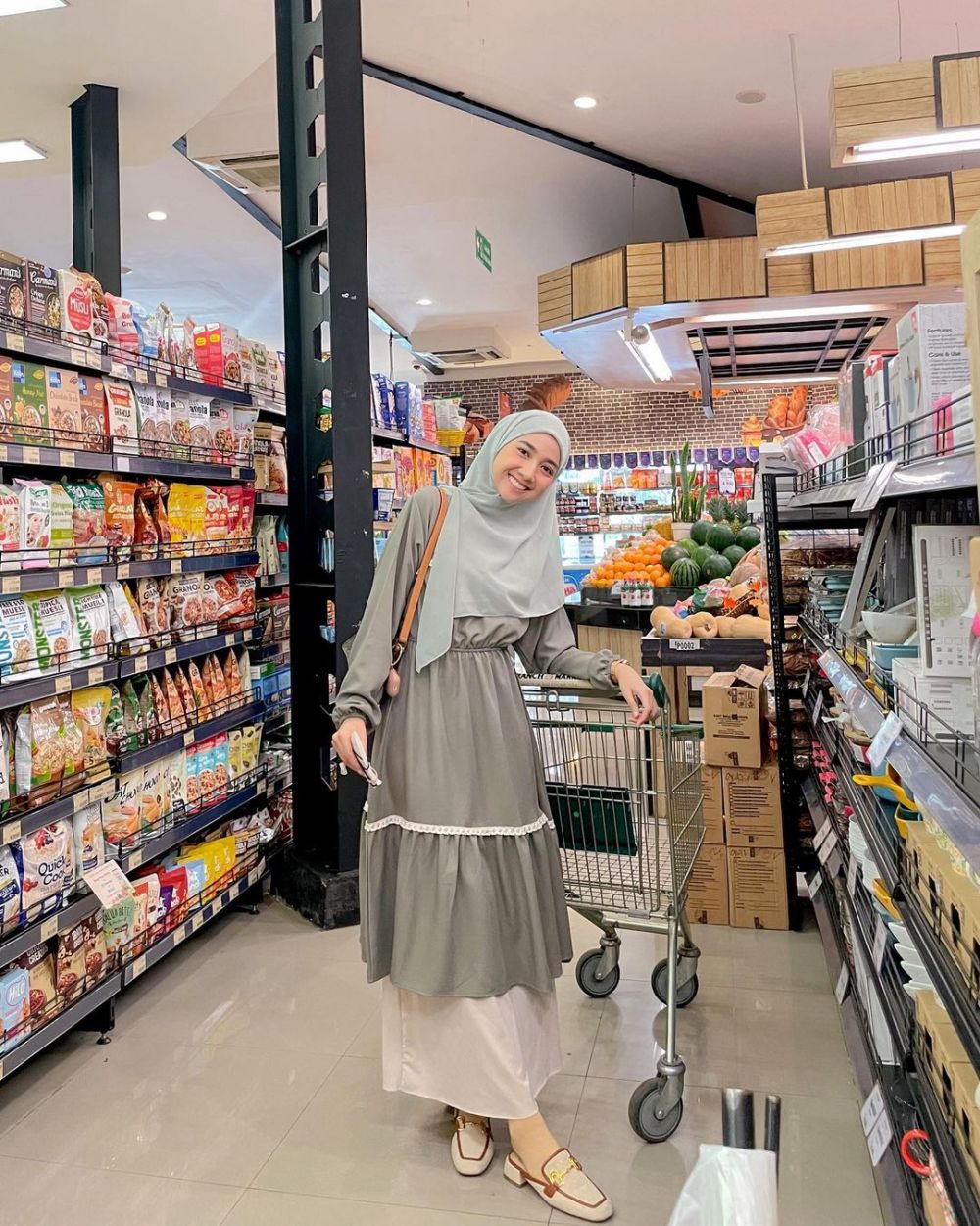 11 Referensi OOTD Belanja ke Supermarket, Nyaman dan Modis