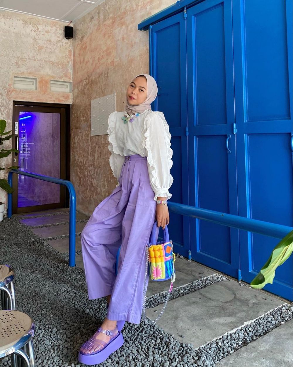 10 Inspirasi Outfit Hijab Cewek Kue ala Nira Novianti, Mudah Disontek!