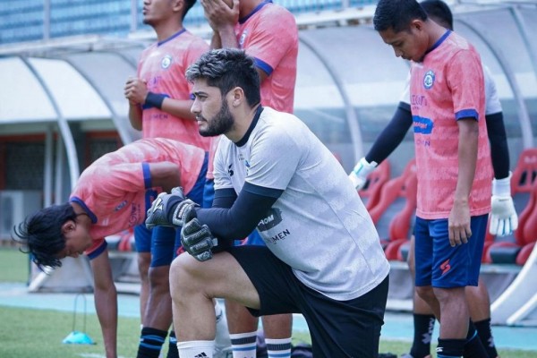 Pemain dan Pelatih Arema FC Alami Luka Usai Bus Diserang