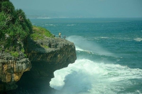 Pantai Mboyo Gunungkidul: Rute, Lokasi, Harga Tiket, dan Daya Tarik