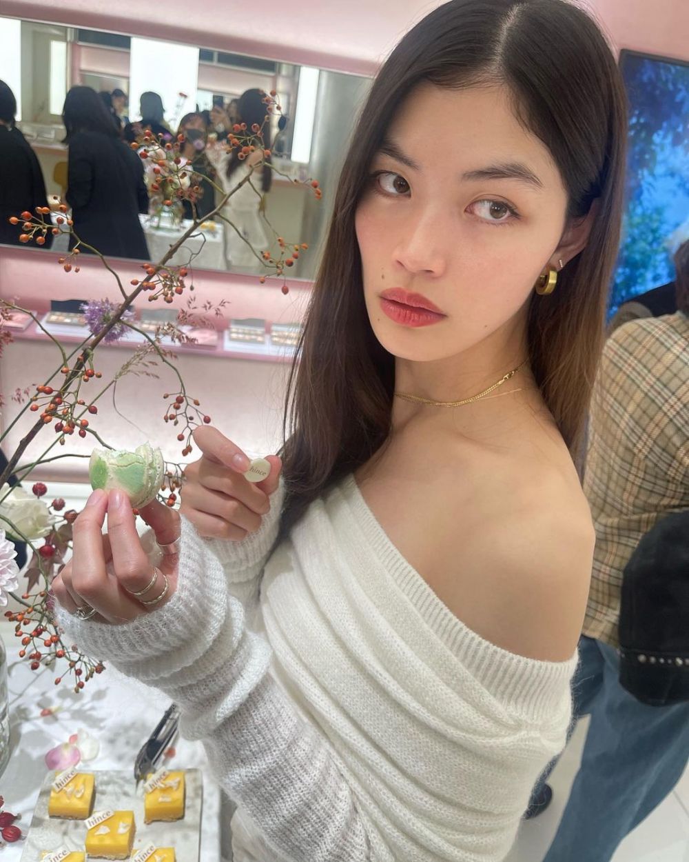 9 Potret Rina Fukushi, Model Jepang Blasteran yang Mencuri Perhatian