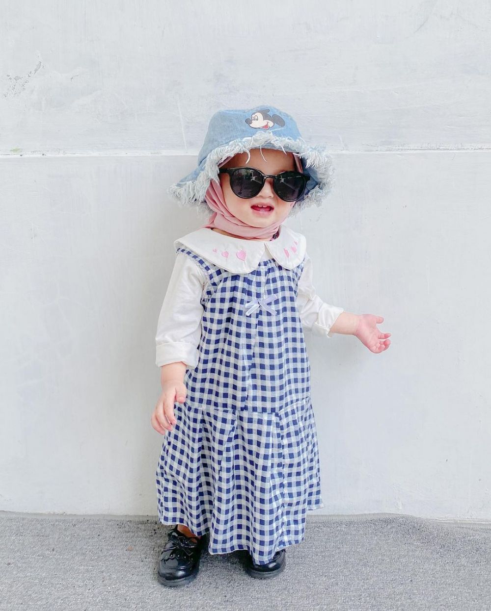 9 Inspirasi OOTD Hijab ala Baby Luna, Tampil Stylish Sejak Dini!