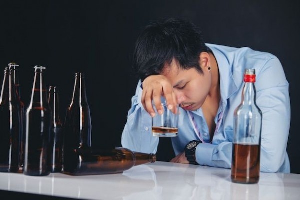 Efek Jangka Pendek dan Jangka Panjang dari Minum Alkohol