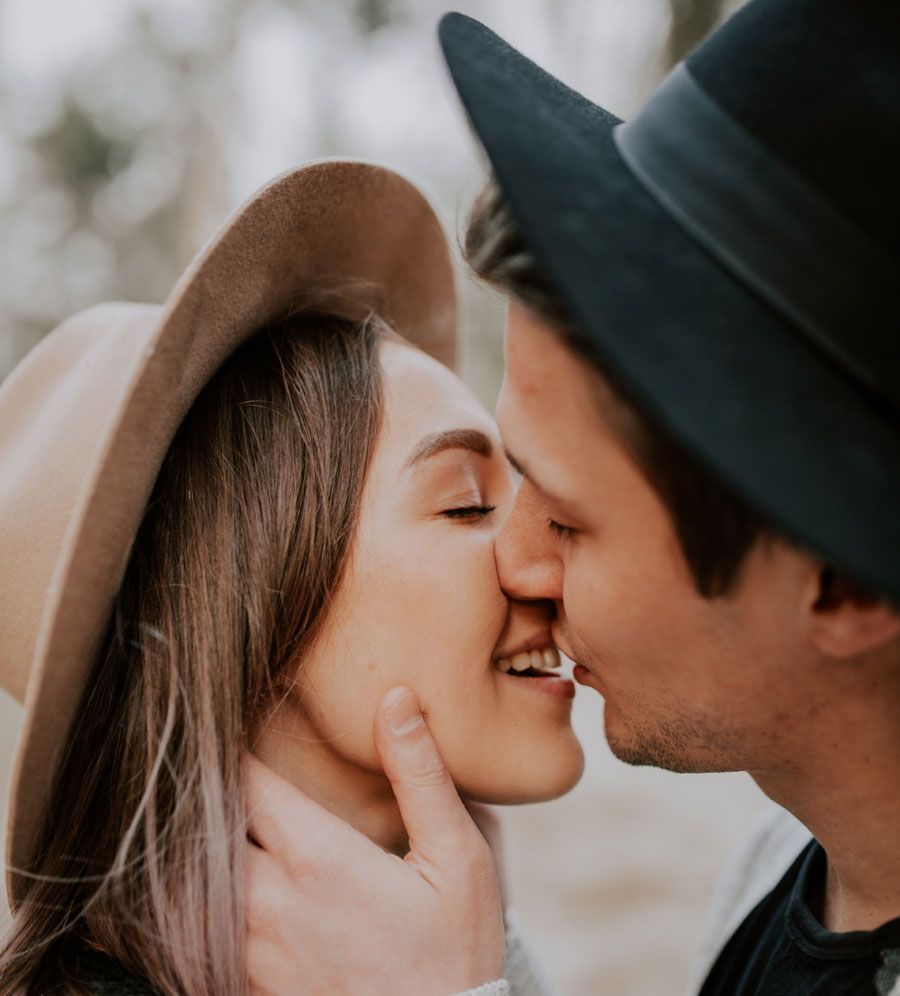 5 Teknik Ciuman di Kitab Ananga Ranga, Gairah Jadi Bertambah