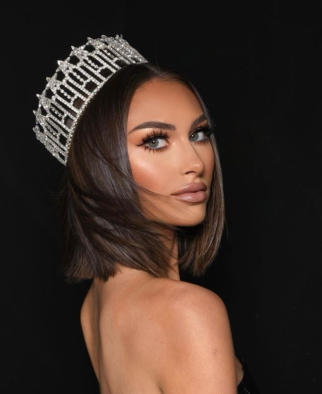 9 Potret Morgan Romano Miss USA 2022 yang Baru, Gorgeous!