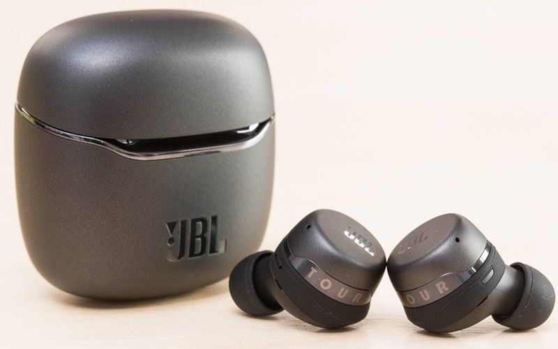 Produk Earbuds JBL Terbaik buat Mendengarkan Musik, Berkelas