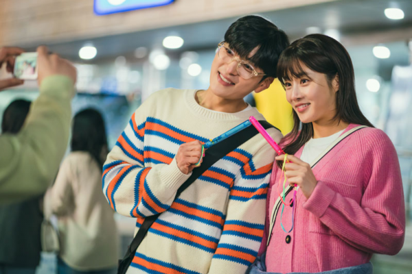 5 Drakor Romance Tayang Januari 2023 dengan Kisah Cinta Klise