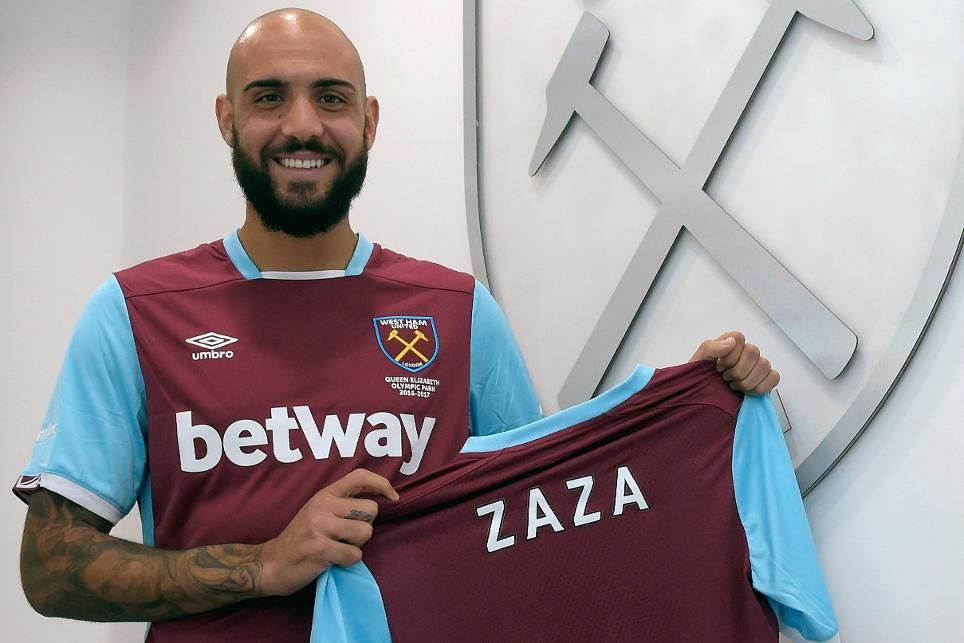 5 Striker yang Gagal Bersinar di West Ham United, Seret Gol!