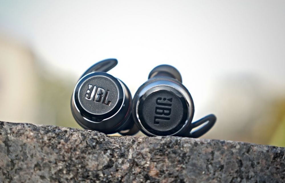 Produk Earbuds JBL Terbaik buat Mendengarkan Musik, Berkelas