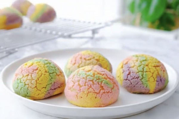 Resep Rainbow Cream Puff, Tiap Gigitannya Bikin Nagih