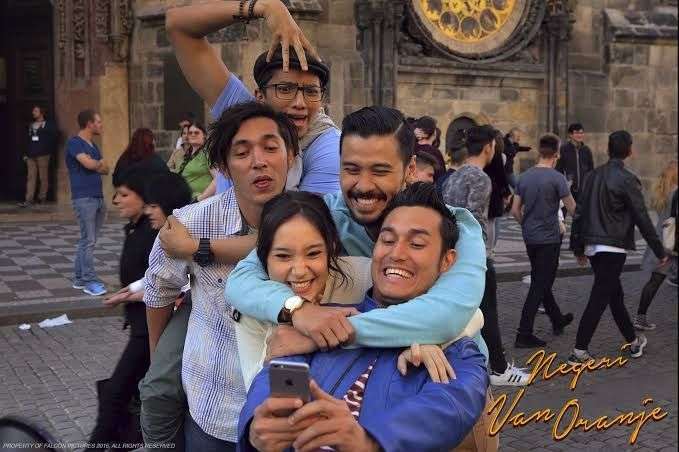 5 Rekomendasi Film Indonesia Tentang Sahabat Jadi Cinta