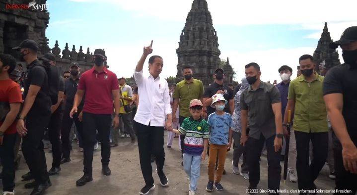 10 Potret Jan Ethes Dan La Lembah Manah Ke Candi Prambanan