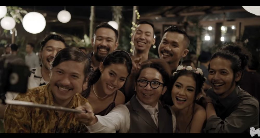 10 Film Indonesia Genre Komedi Romantis, Seru Abis!