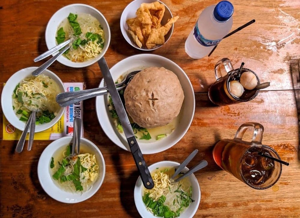 8 Tempat Makan Bakso Unik di Jogja, Ada yang Pakai Kelapa