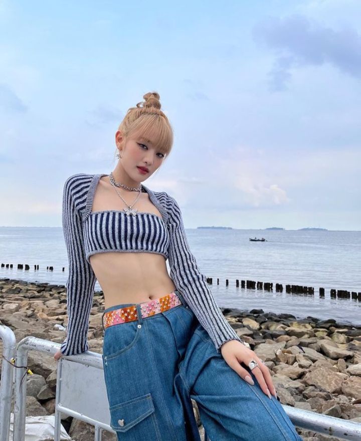 14 Inspirasi Outfit ala Minnie (G)I-DLE, Style Modis Abis dan Stunning