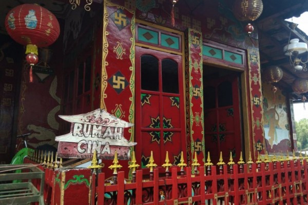 Pria di Malang Sulap Rumahnya Bak Klenteng
