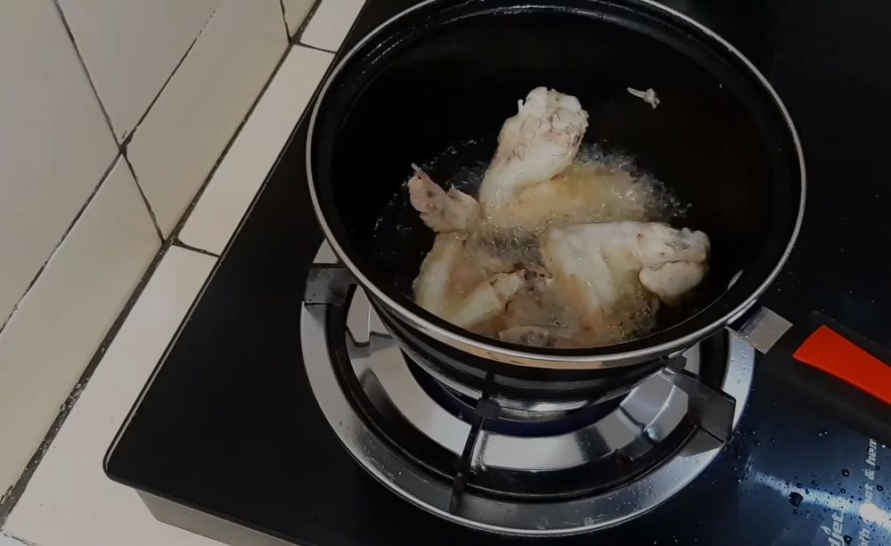 Resep Sayap Ayam Bumbu Mercon, Pedasnya Menggugah Selera