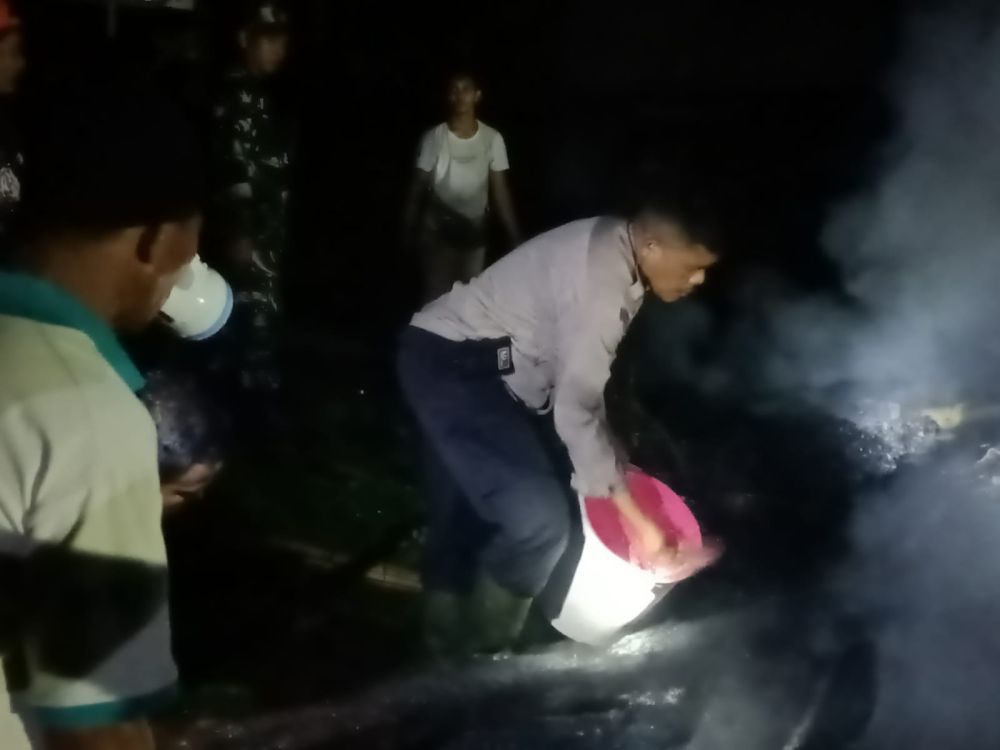 Gudang Kayu di Labuhan Lombok Hangus Terbakar Akibat Pembakaran Sampah