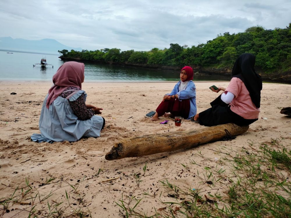 Pengelola Pantai Pink Luncurkan Paket Wisata 'Camping Ground'