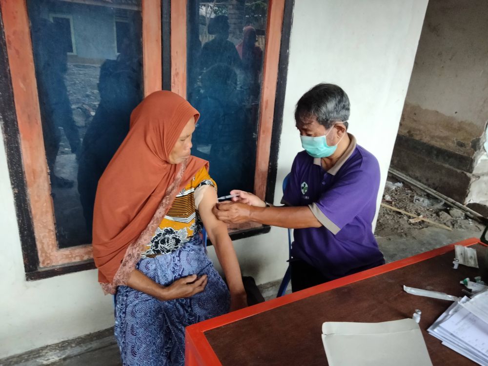 Kebijakan PPKM Dicabut, Warga Lotim Diminta Tetap Suntik Vaksin