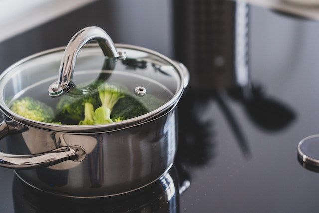 10 Tips Bersihkan Ragam Peralatan Dapur yang Kotor Membandel