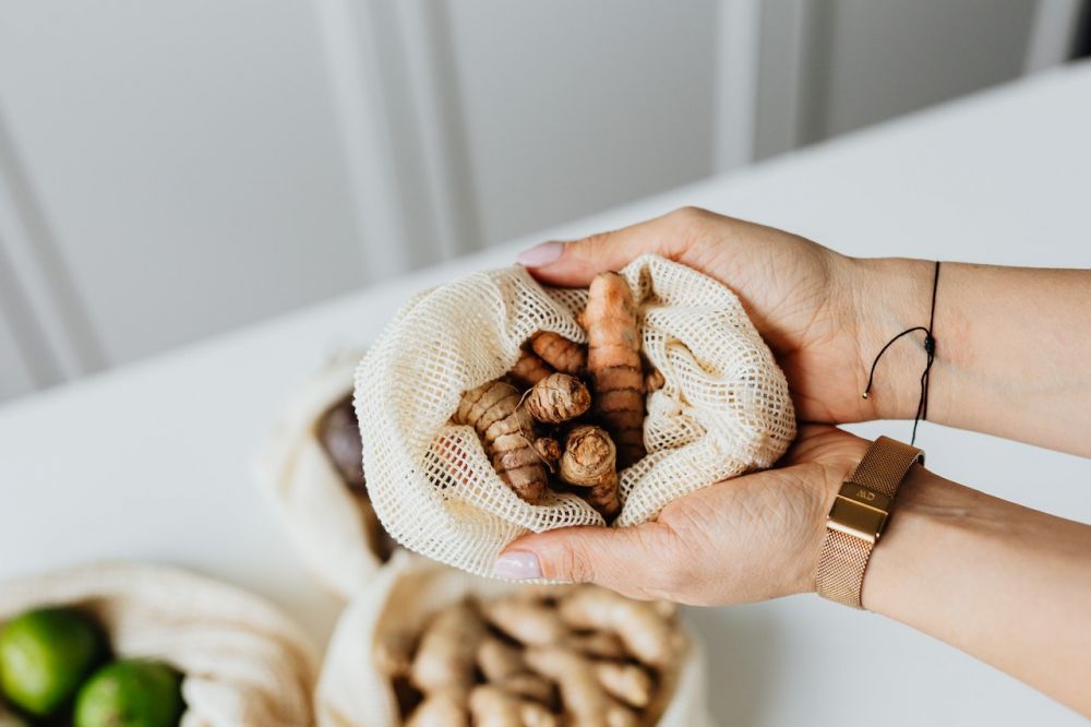5 Langkah Mudah Membuat Teh Kunyit Aromatik yang Menyehatkan