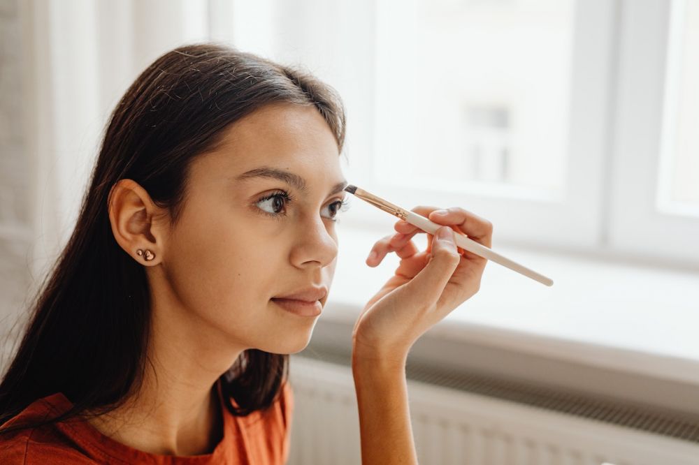 9 Langkah Makeup Natural untuk Remaja, Mudah Banget Diikuti  