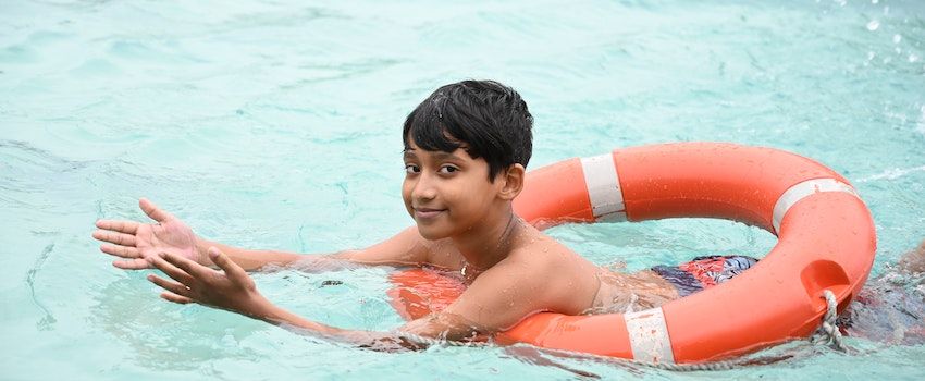 7 Manfaat Berenang untuk Anak, Sehat Fisik dan Mental!