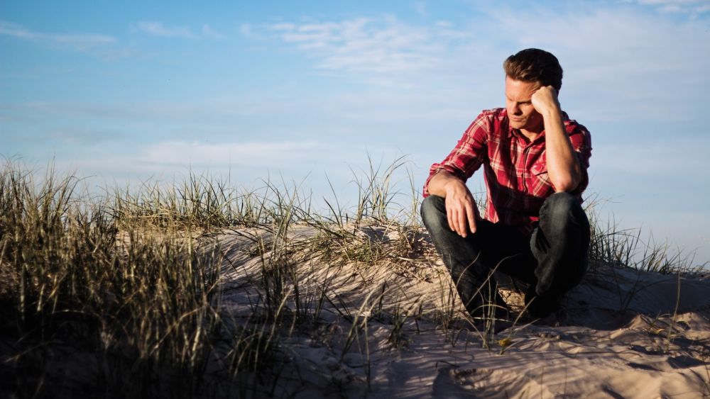 Bangkit Lagi Yuk! 7 Tips Mengatasi Rasa Kecewa Pada Diri Sendiri