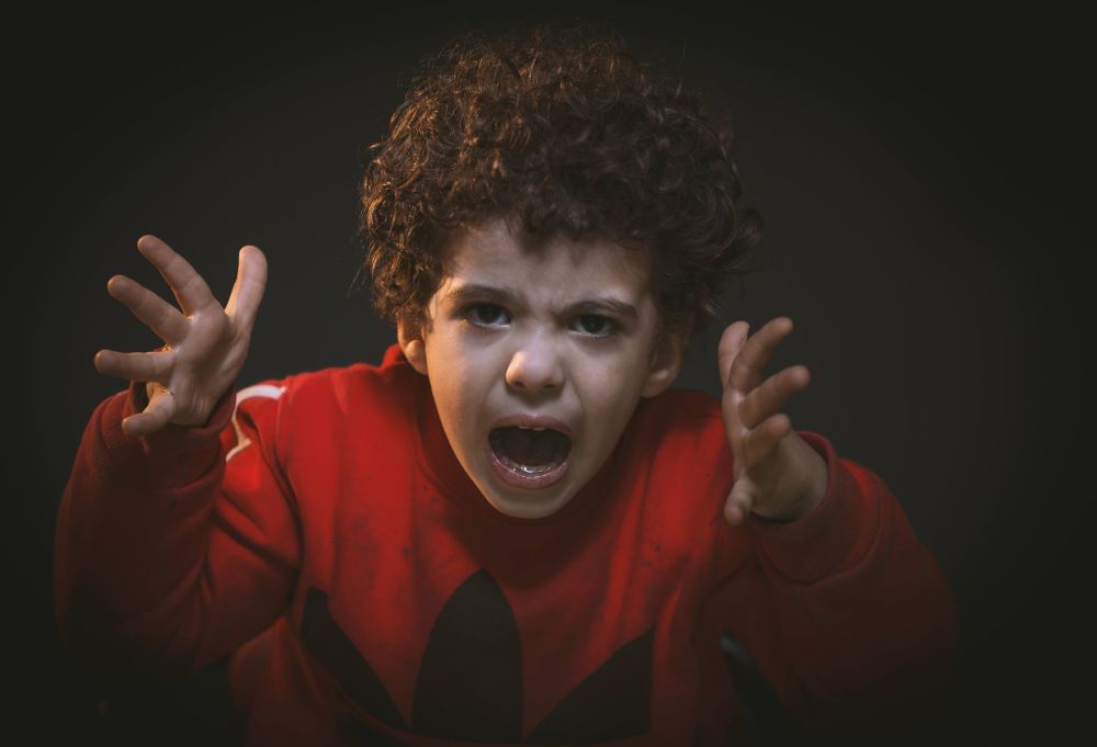 5 Tips Mengajarkan Anak untuk Tidak Gengsi Meminta Maaf Duluan