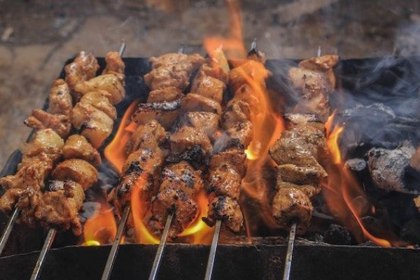 10 Makanan yang Bisa Dibakar selain Sate, Cocok buat Barbekuan