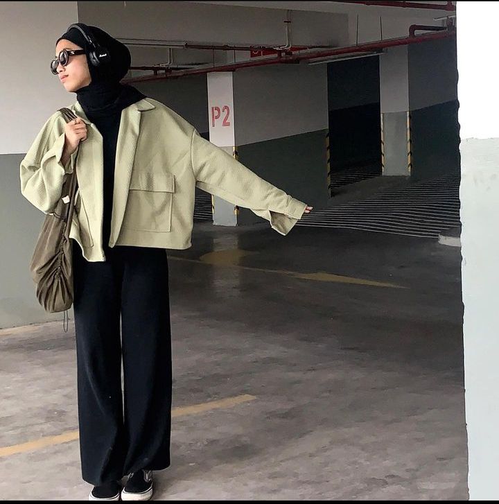 9 Inspirasi OOTD Smart Casual ala Natasya Sabiila, Trendy dan Stylish