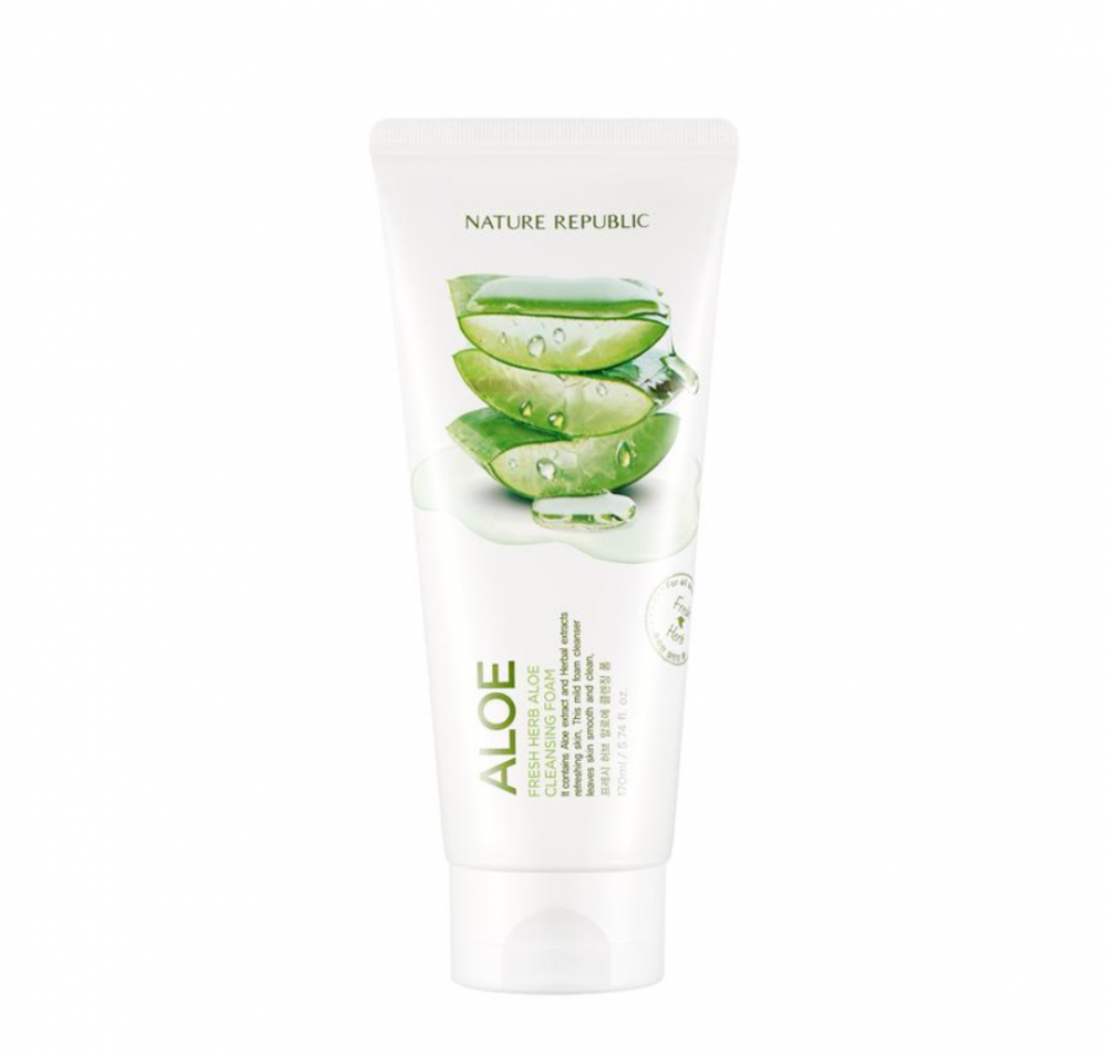 5 Facial Wash Mengandung Ekstrak Aloe Vera