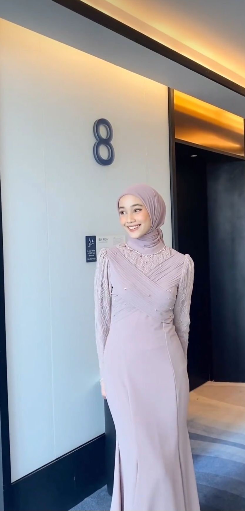 12 Dress Kondangan ala Ravira Naila, Stylenya Menawan dan Memesona!