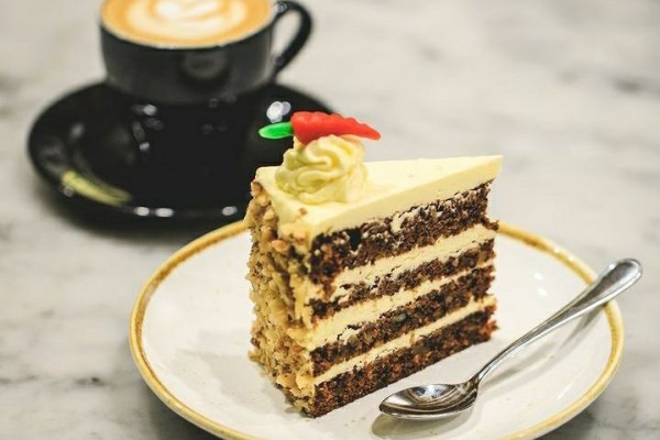 5 Toko Kue yang Menawarkan Menu Carrot Cake Lezat di Jakarta