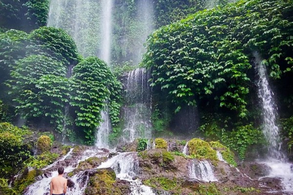 5 Rekomendasi Air Terjun yang Wajib Kamu Kunjungi di Lombok Tengah